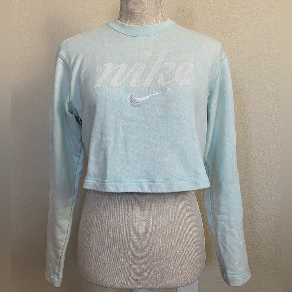 Nike Crop Sweater